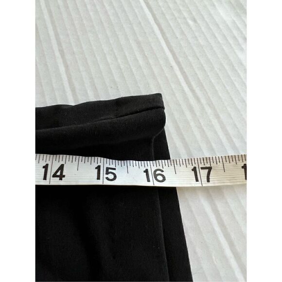 Briggs size 12 Petite black dress bermudas - Picture 8 of 9